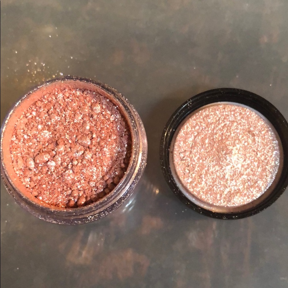 MAC pigment (new) Lily White